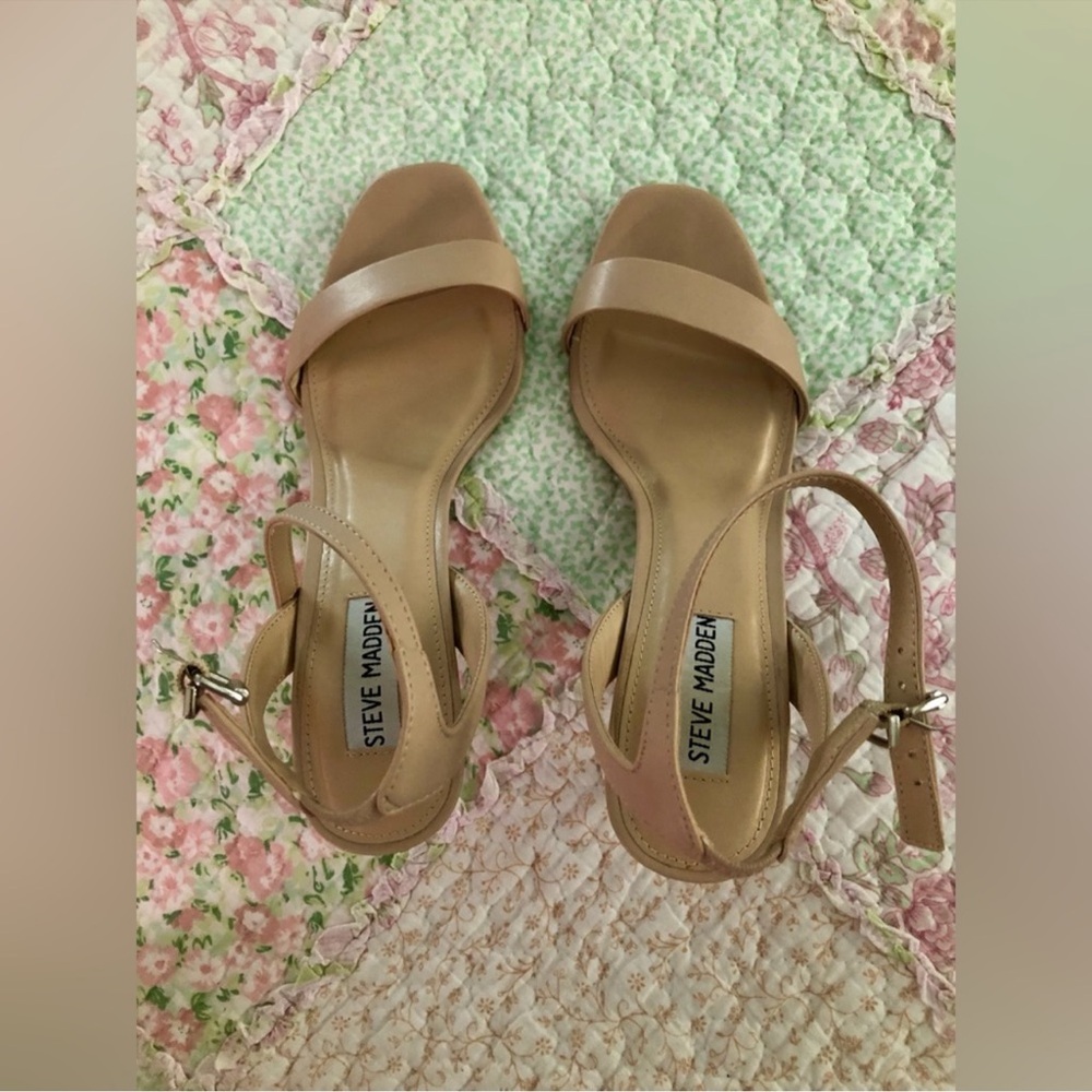 Steve Madden sz 9.5 M nude pumps EUC